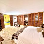 Calamari Homes - El Porvenir 205 - Walled City