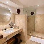 Calamari Homes - El Porvenir 205 - Walled City