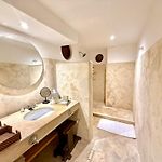 Calamari Homes - El Porvenir 205 - Walled City