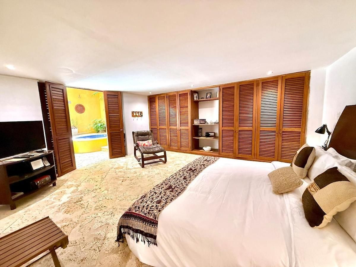 Calamari Homes - El Porvenir 205 - Walled