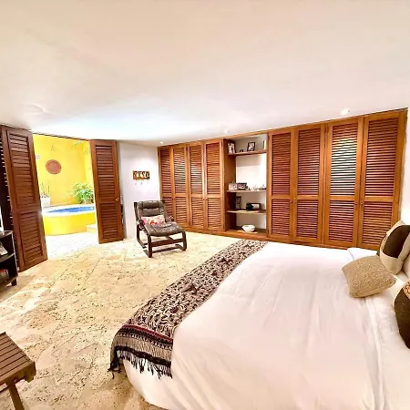 Calamari Homes - El Porvenir 205 - Walled