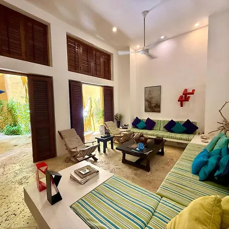 Calamari Homes - El Porvenir 205 - Walled *